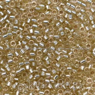 Бисер DB-1432 Miyuki Delica Beads 11/0 (блестящий, желтоватый)